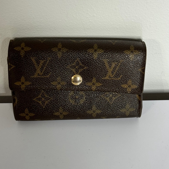 Louis Vuitton Alexandra Monogram Wallet - Picture 1 of 11